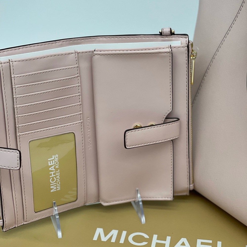 Michael Kors Ciara LG Satchel & Double Zip… - Picture 8 of 15